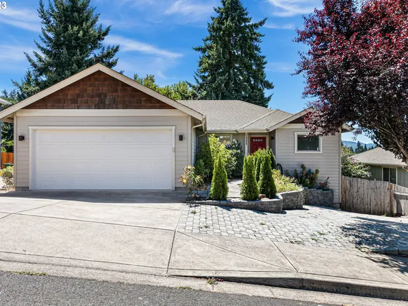 1525 Samuel Dr, Cottage Grove, OR 97424