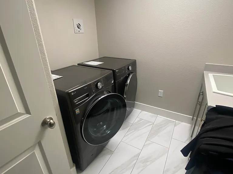 Skyview Dr — Photo 14