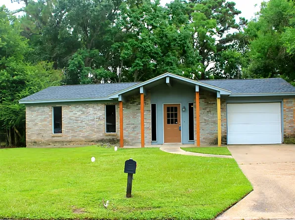 1905 C W Webb Rd, Gautier, MS 39553