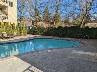 11355 3rd Ave NE APT E105, Seattle, WA 98125