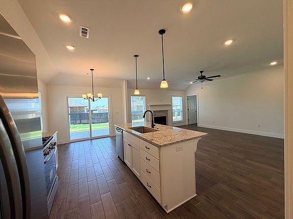 3rd image of 4225 W Barhem Dr