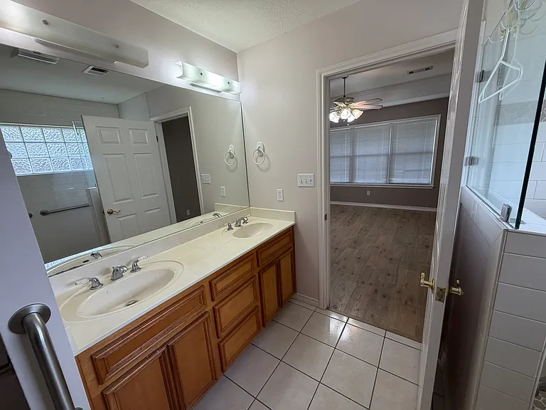 1708 Gray Stone Dr — Photo 10