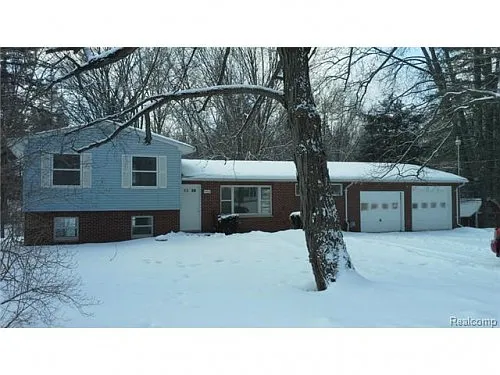 11860 Four Lakes Dr photo 1