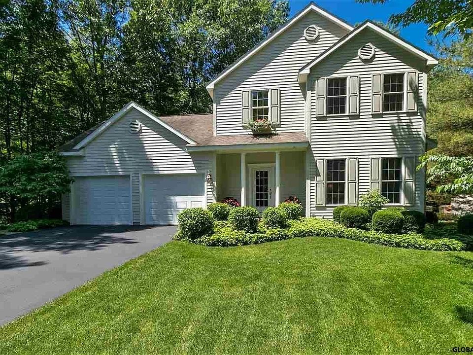 1st image of 26 Leonardo Dr