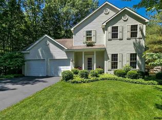 26 Leonardo Dr, Clifton Park, NY 12065