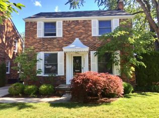 1532 Hollywood Ave, Grosse Pointe Woods, MI 48236