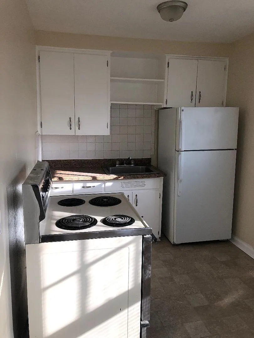 345 East Bruce Avenue - 4 — Photo 2