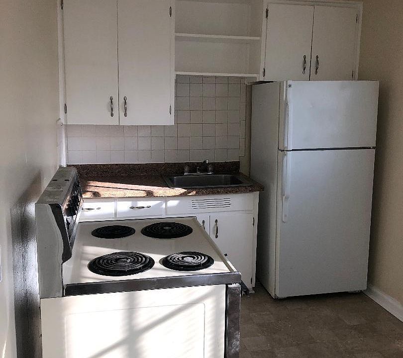 2nd image of 345 E Bruce Ave #4