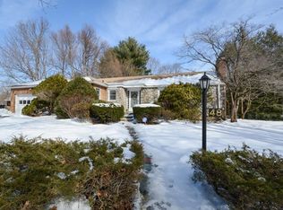 48 Ellis Dr, Worcester, MA 01609