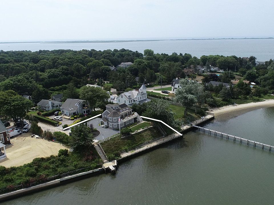 33 Mineola Ct, Hampton Bays, NY 11946 MLS 375429 Zillow