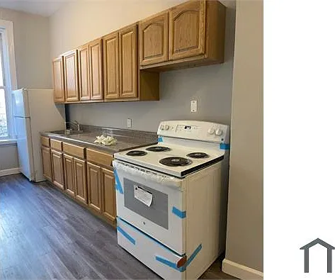 1047 Clay Ave #1 — Photo 1