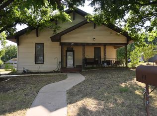 419 S Avenue C, Elgin, TX 78621