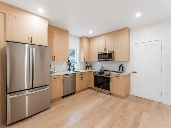 171 Summit Avenue image 9 of 35