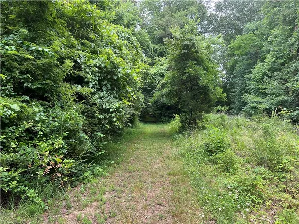 210 Penny Ln, Elkin, NC 28621