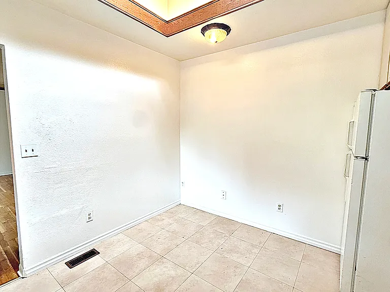 13942 SE Division St — Photo 15