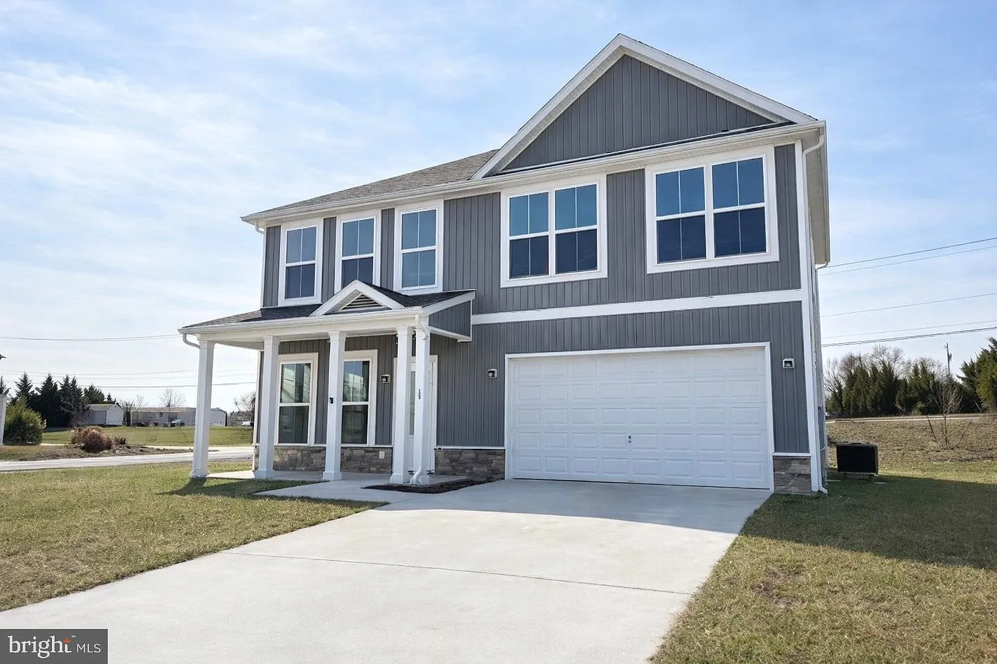 5 bed, 2160 sqft, $2,500 — Photo 2