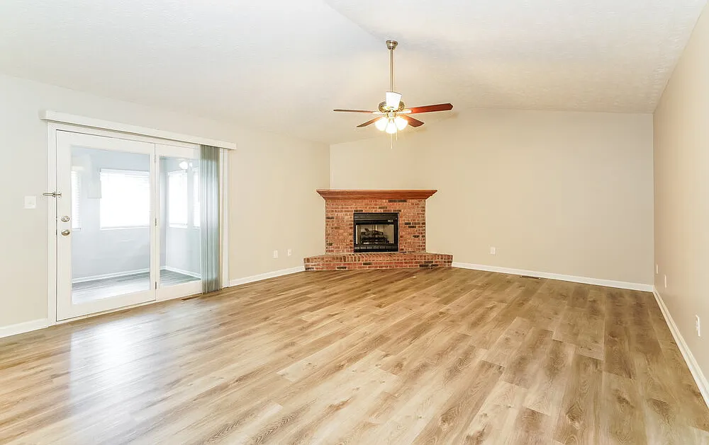 3 bed, 2.0 bath, 1749 sqft, $2,030 — Photo 3