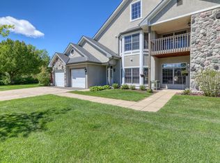 N30W23035 Pineview Cir UNIT 6, Pewaukee, WI 53072