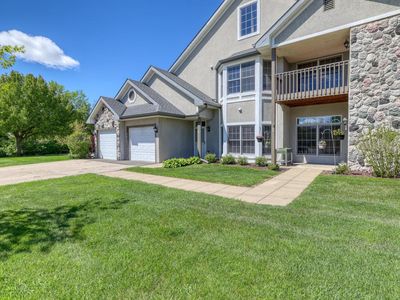 N30W23035 Pineview CIRCLE #6, Pewaukee, WI, 53072
