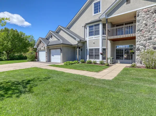 N30W23035 Pineview CIRCLE #6, Pewaukee, WI 53072