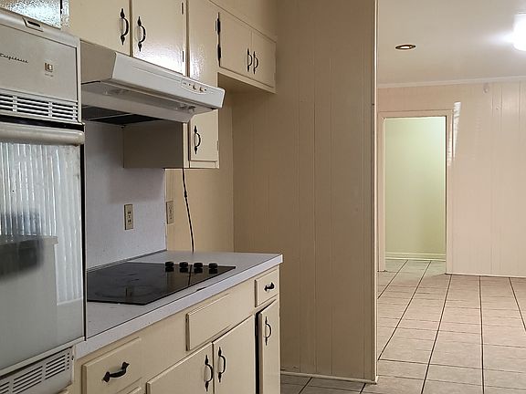 5th image of 2209 W 41st Ave