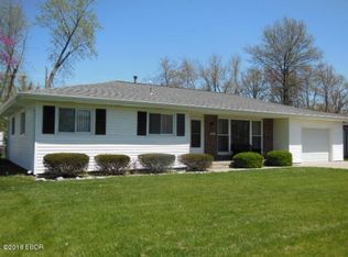 733 Martha Ln, Flora, IL 62839
