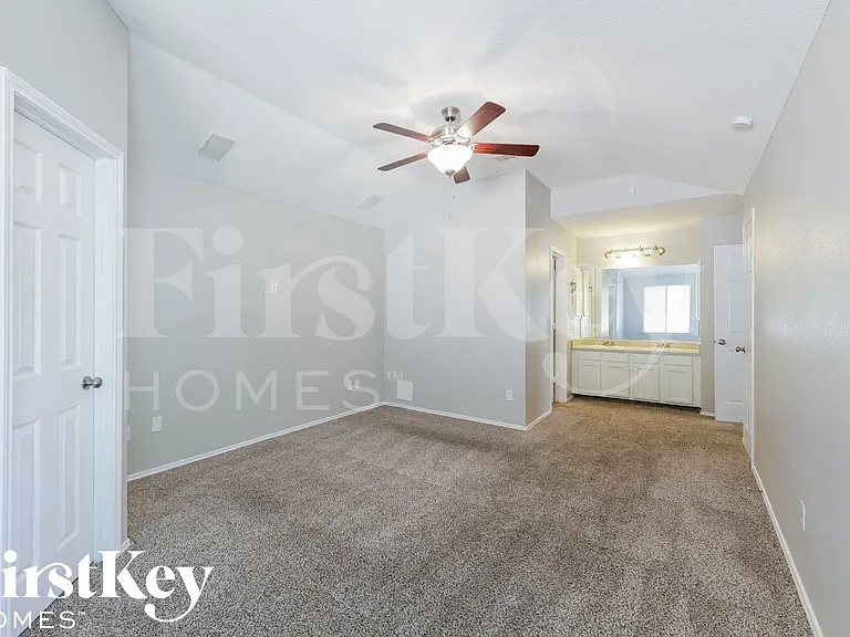 529 Valley Spring Dr — Photo 9