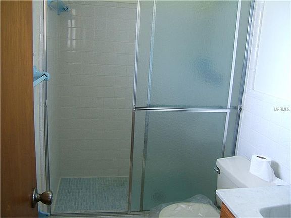 4th image of 915 Park Manor Dr