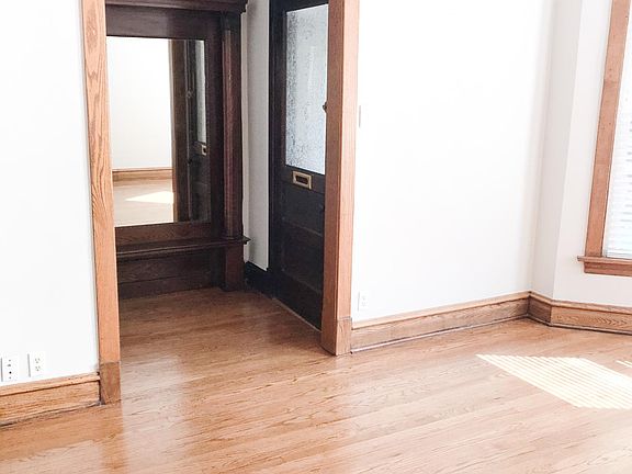 3rd image of 4210 N Winchester Ave #1A