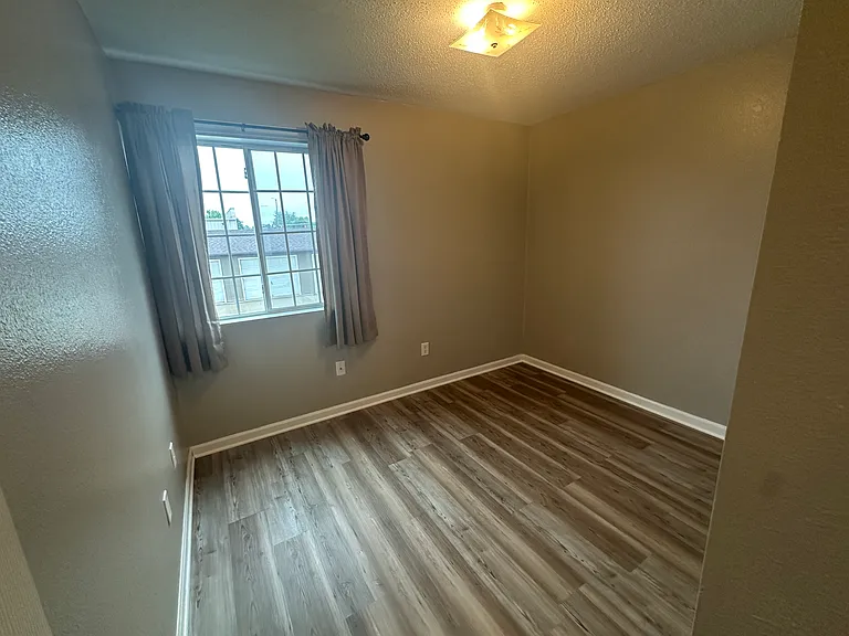 1314 W Pasewalk Ave #16 — Photo 11