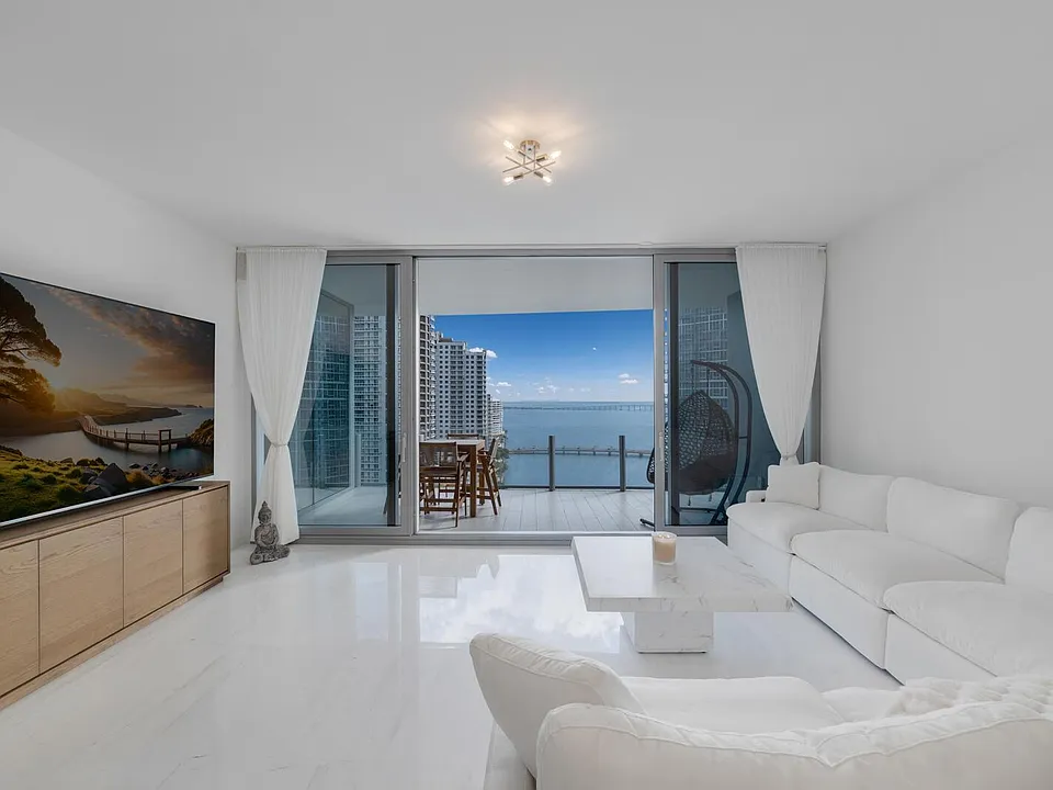 300 Biscayne Boulevard Way #1804