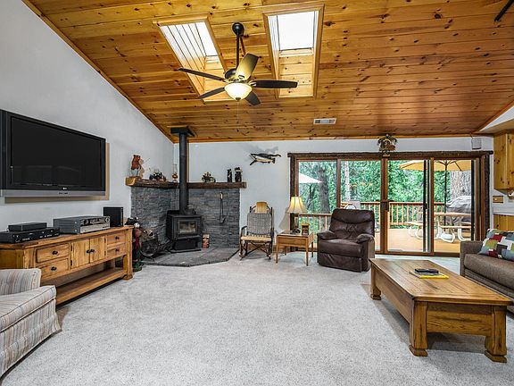 2nd image of 22512 Lilac Ln