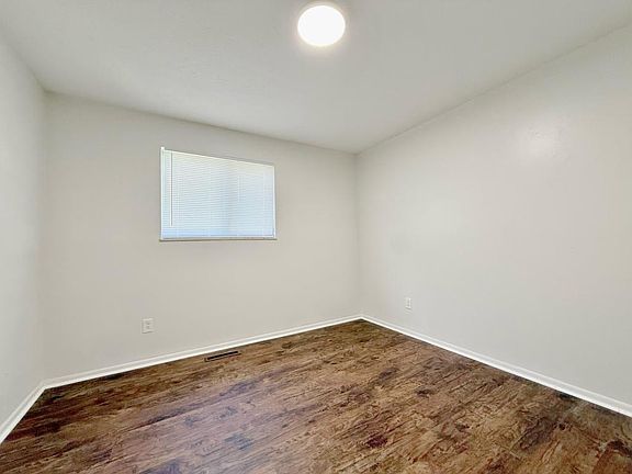 5th image of 2608 N Avery St #29