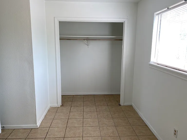 1004 Austin St — Photo 10
