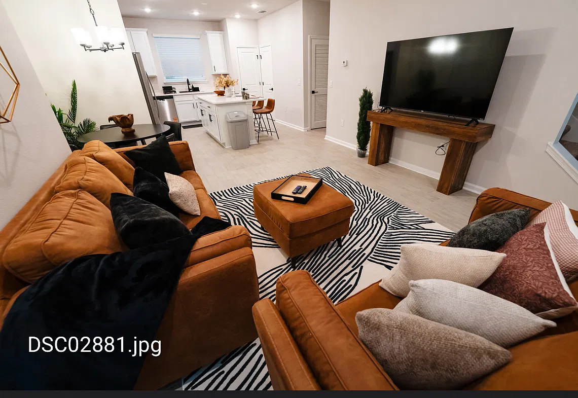 2 bed, 1405 sqft, $1,950 — Photo 1