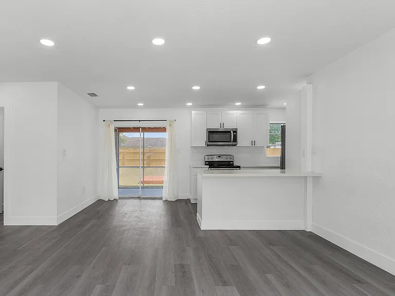 22163 Hernando Ave — Photo 13