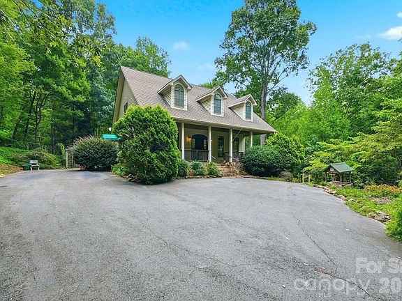 2nd image of 721 Canterbury Rd