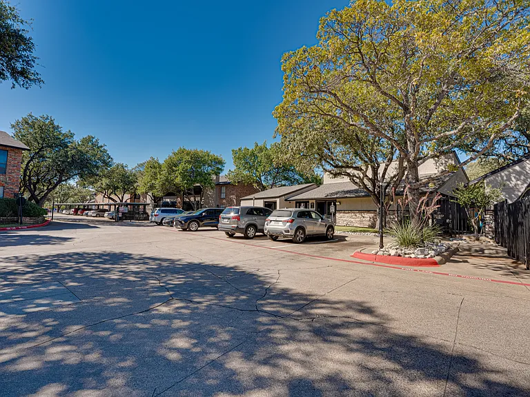 Southern Oaks — Photo 69