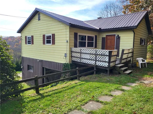 121 Hartel Ln, Butler, PA 16002