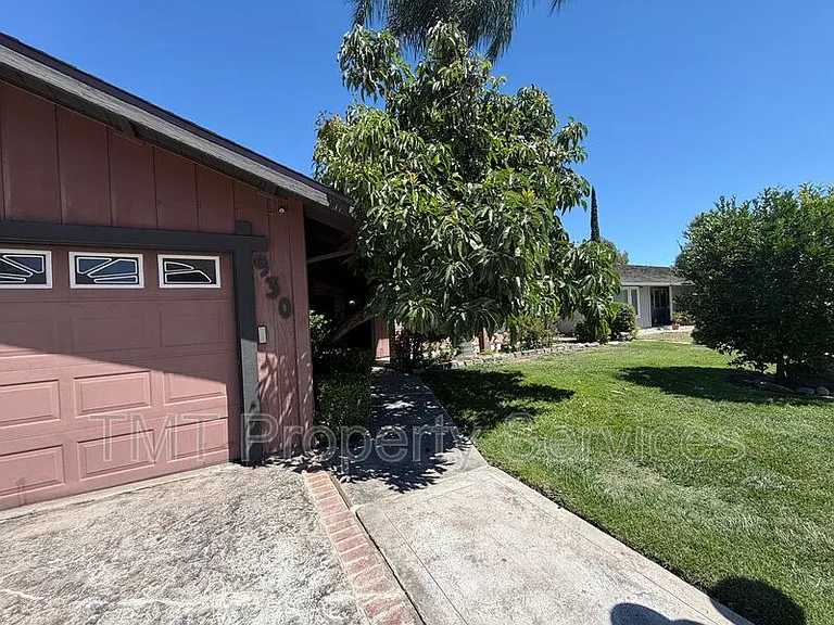 930 Graywood Cir — Photo 3