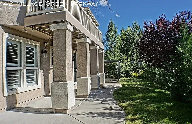 4742 Village Green Pkwy — Photo 38