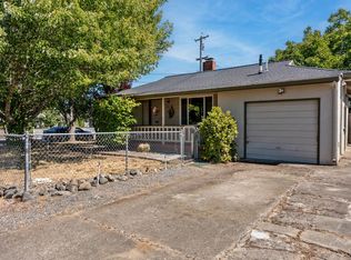 611 Hawthorne Lane, Willits, CA 95490