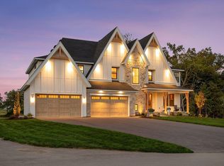 10373 Mallard Dr, Chaska, MN 55318