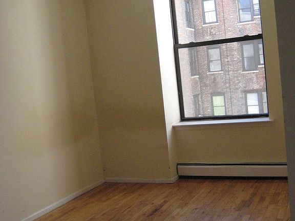 4th image of 201 W 110th St #5C