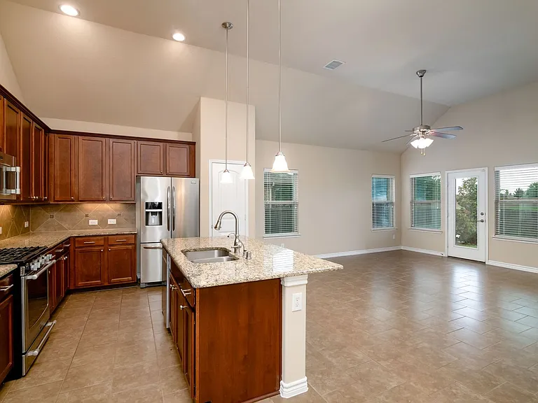 129 Griffin Ave — Photo 8