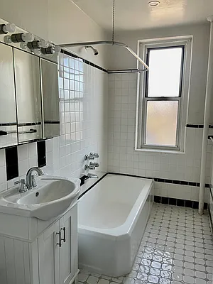 Rented by Zjama Realty Corp | media 6