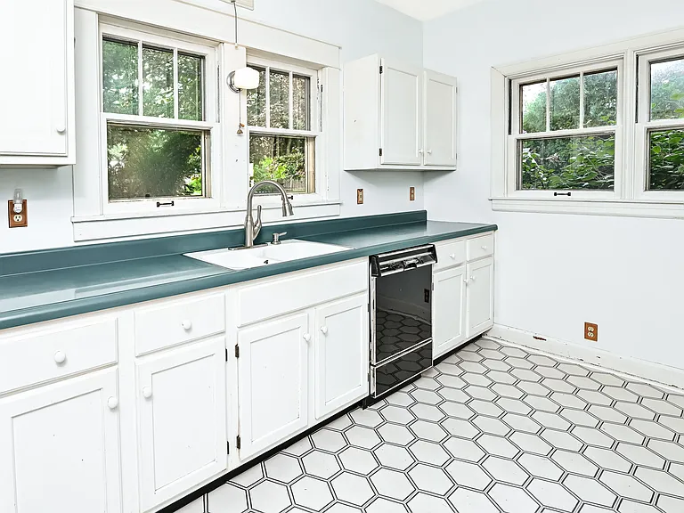 1403 S Walnut St — Photo 20