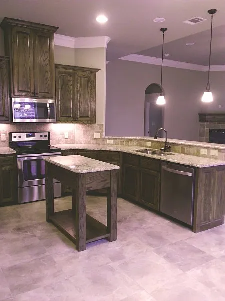 3 bed, 1988 sqft, $2,400 — Photo 4