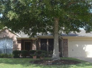 213 Hollander Ct, League City, TX 77573