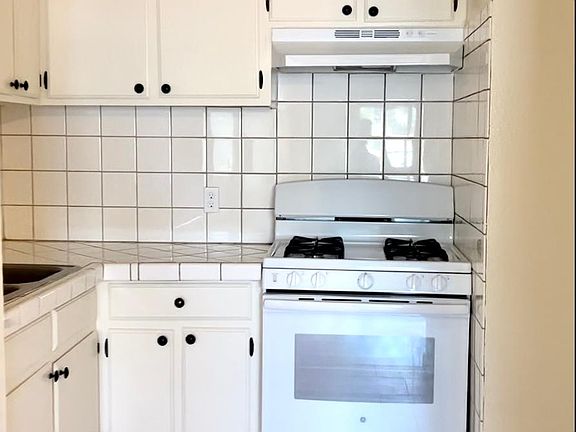 5th image of 1518 N Avenue 46 #108
